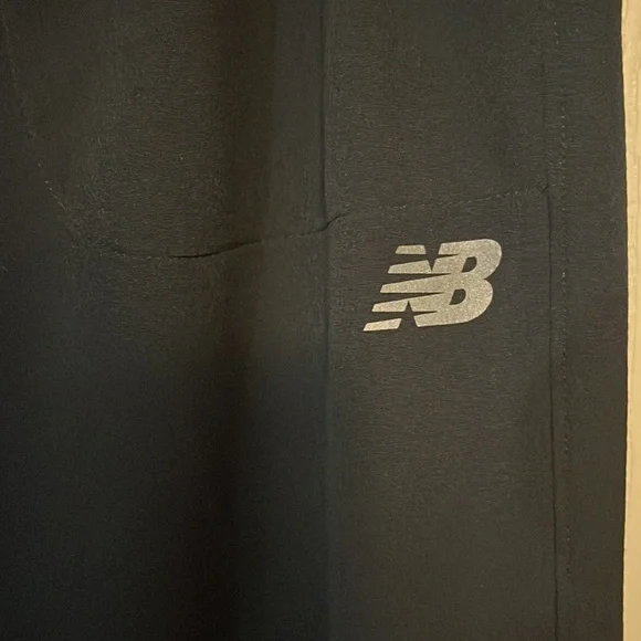 New Balance Lightweight Joggers - Picture 3 of 8